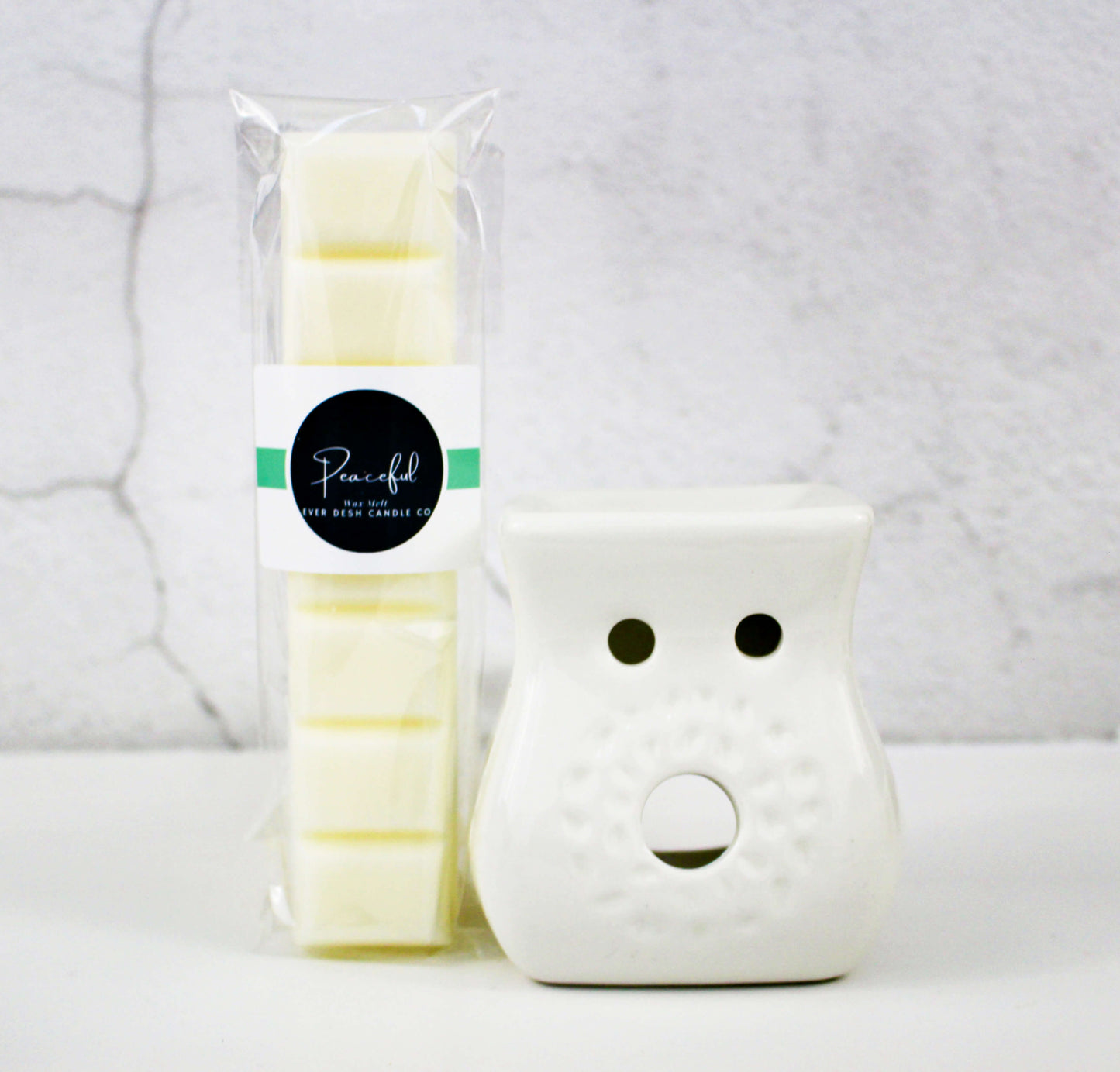 Enjoy the earthy scent of Patchouli. Imagine the sent of Bergamot Rose Noir, Grated Lemon, Cardamom Frankincense, Earthy Patchouli, and Amber combined into a Sultry, Warm scent.